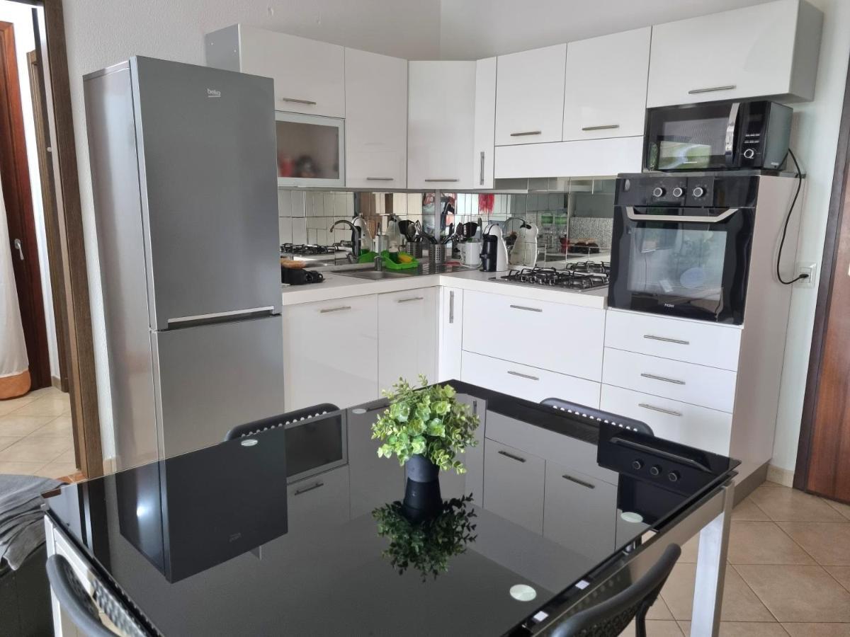 ValeValeHome - fully equipped kitchen, reserved parking, big garden Olbia Eksteriør bilde
