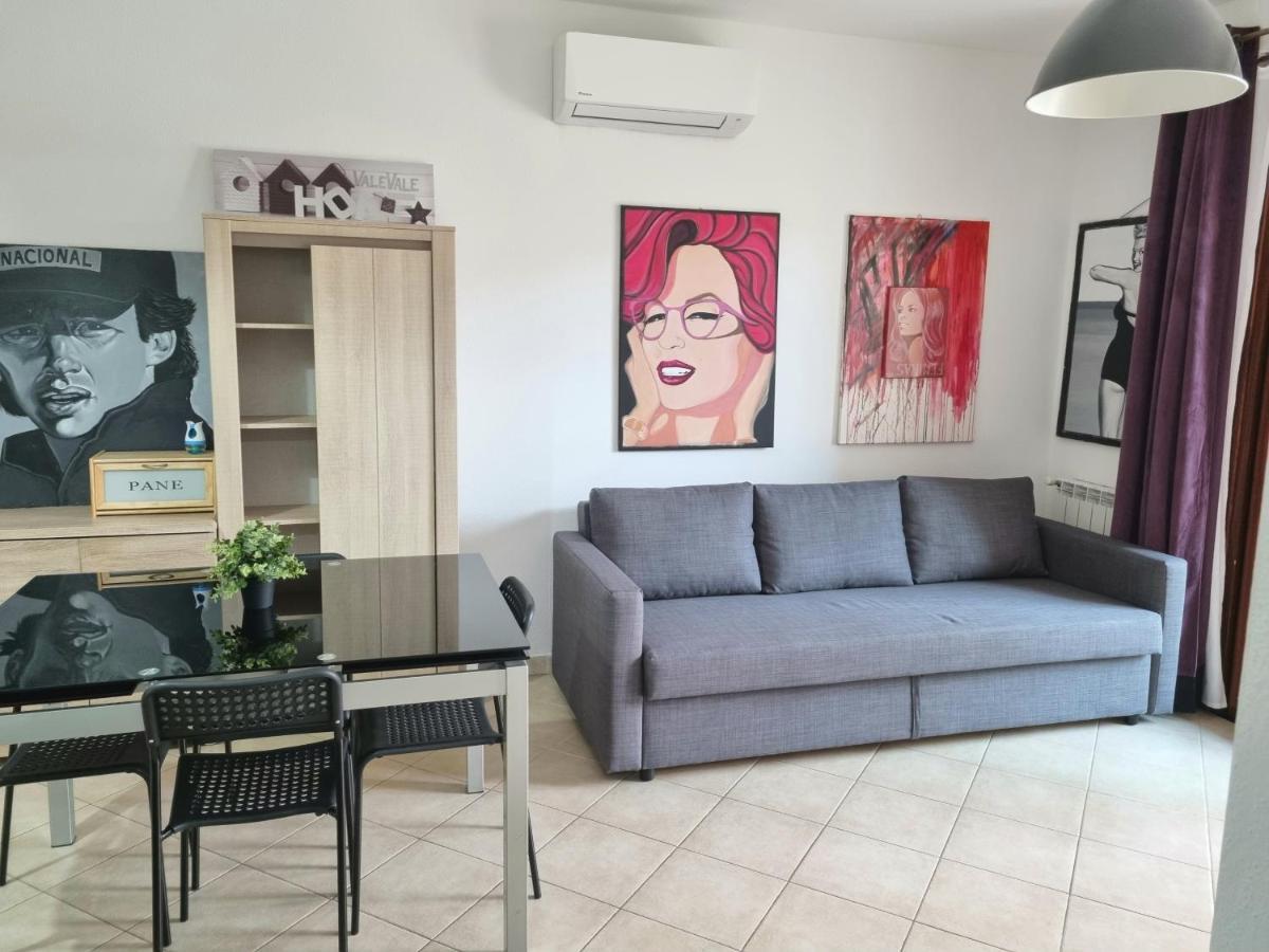ValeValeHome - fully equipped kitchen, reserved parking, big garden Olbia Eksteriør bilde