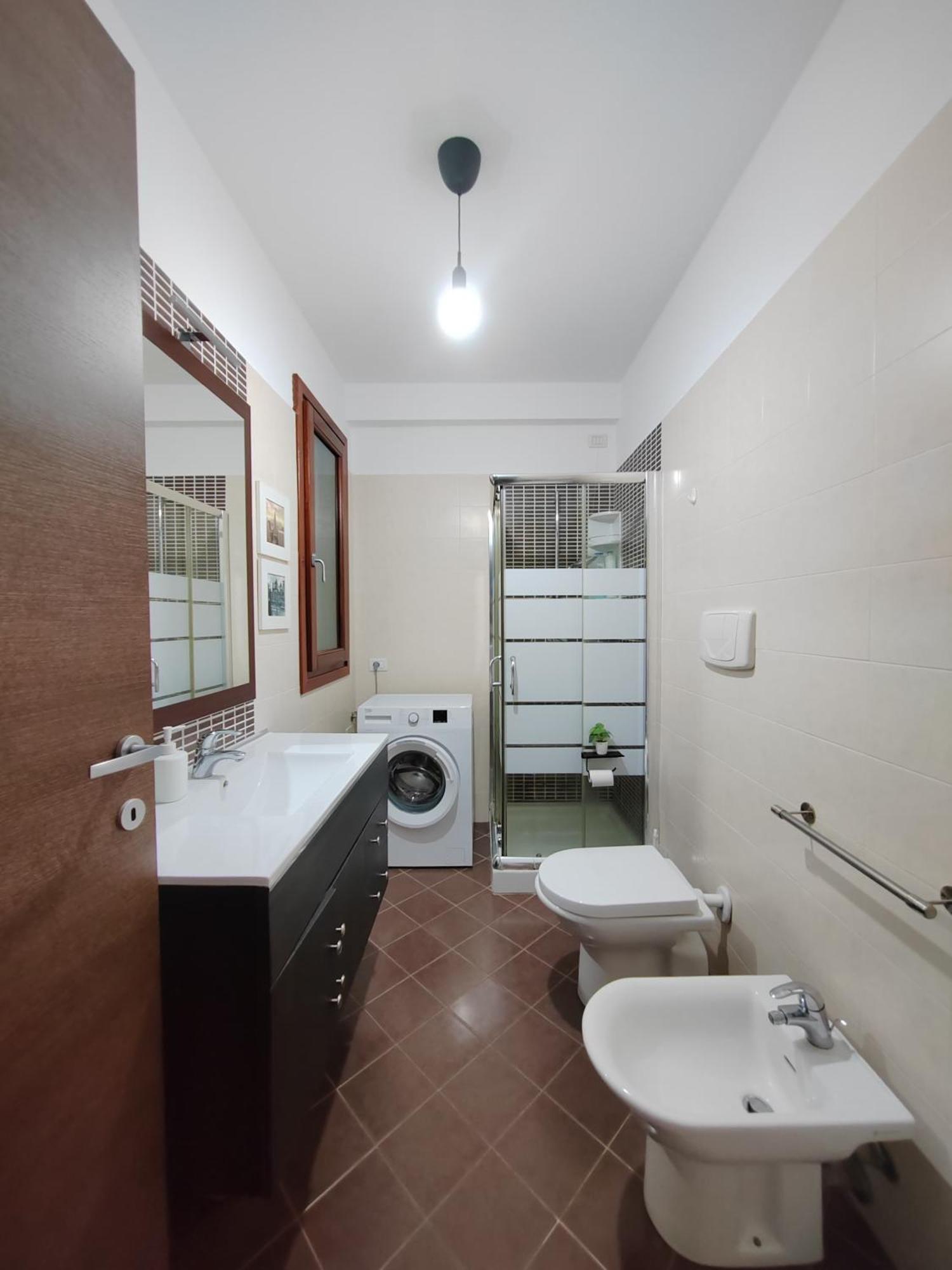 ValeValeHome - fully equipped kitchen, reserved parking, big garden Olbia Eksteriør bilde