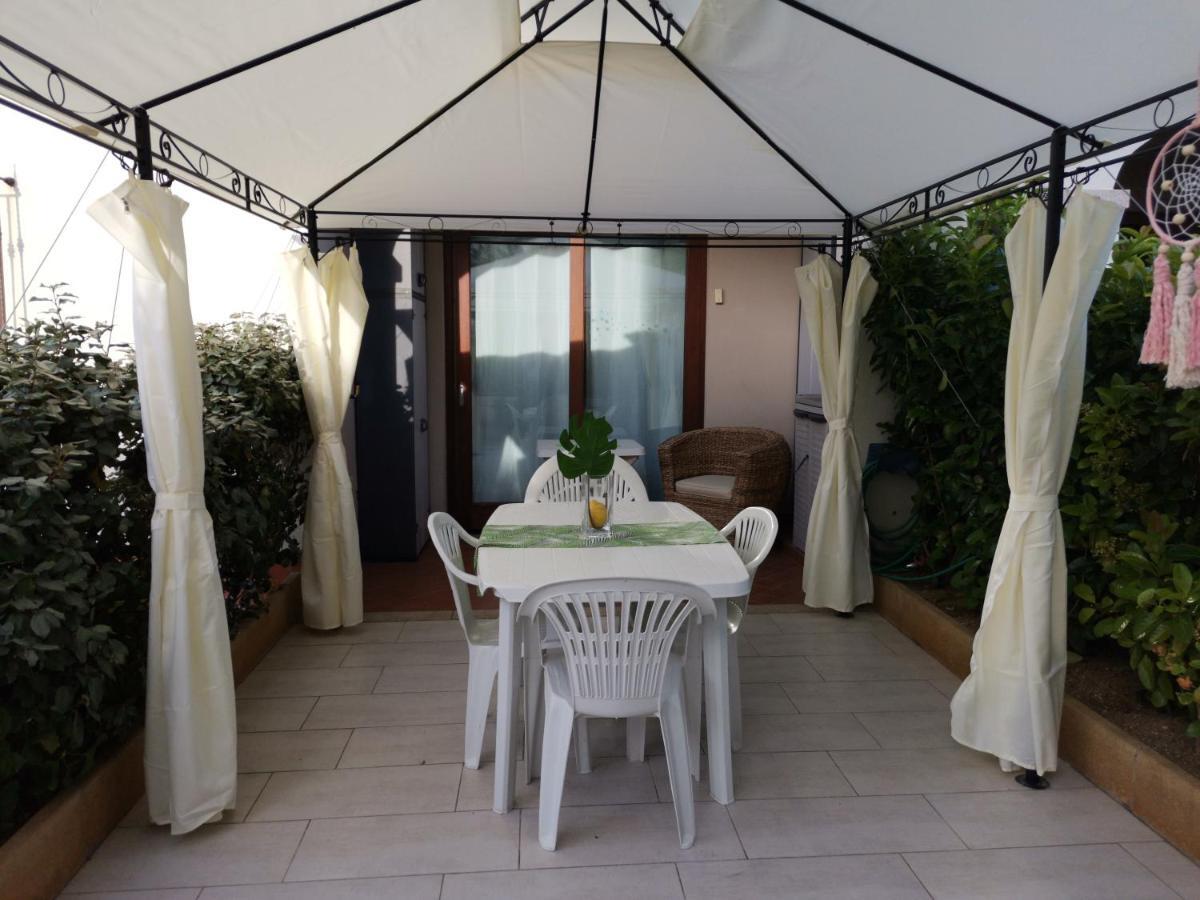 ValeValeHome - fully equipped kitchen, reserved parking, big garden Olbia Eksteriør bilde