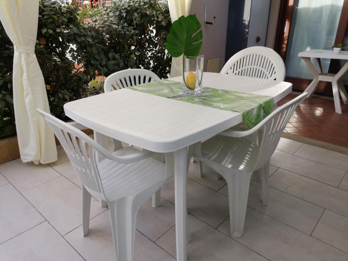 ValeValeHome - fully equipped kitchen, reserved parking, big garden Olbia Eksteriør bilde